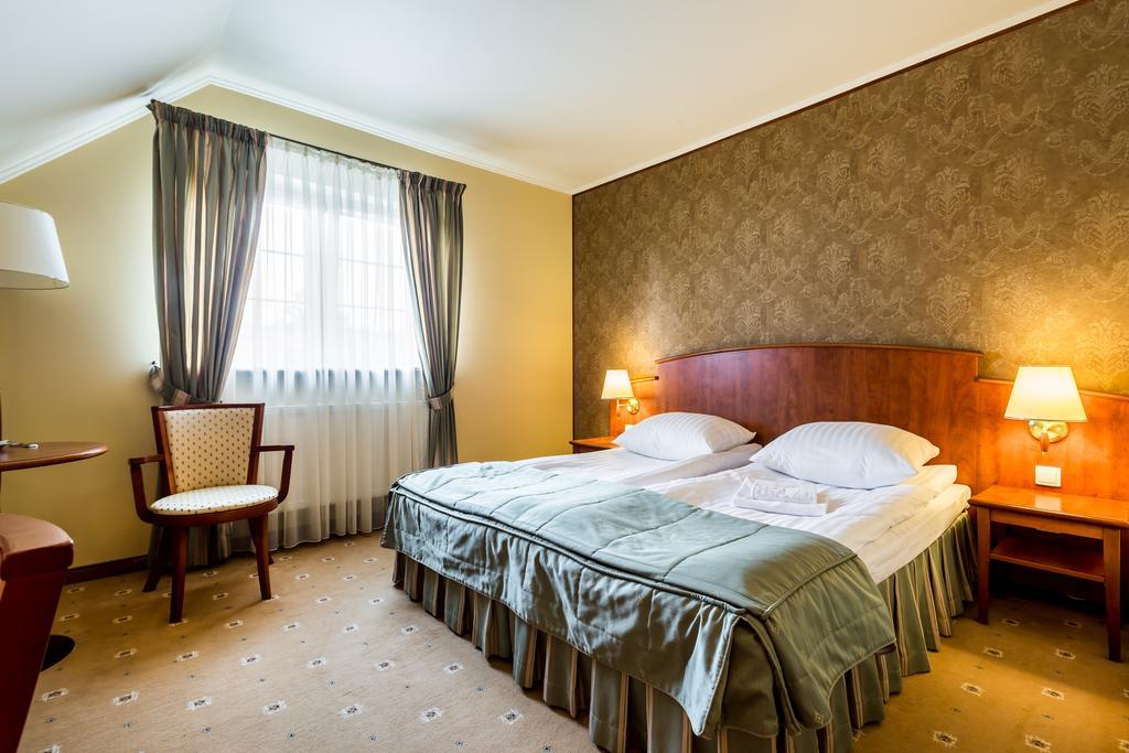 Hotel Krzyski Tarnau Zimmer foto
