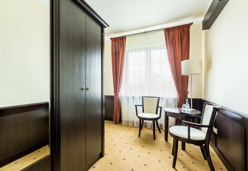 Hotel Krzyski Tarnau Zimmer foto