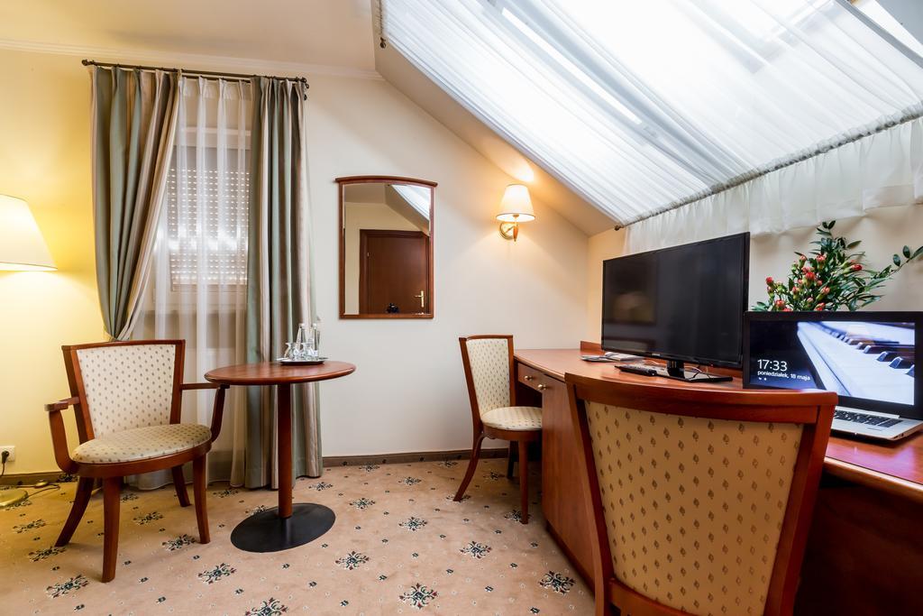 Hotel Krzyski Tarnau Zimmer foto